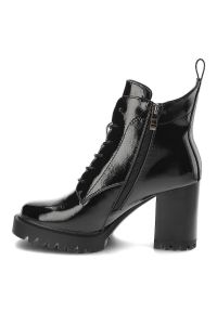 Czarne Botki S.Barski Eleganckie Obuwie Damskie Na Obcasie. Okazja: na co dzień, na spotkanie biznesowe. Zapięcie: sznurówki. Kolor: czarny. Materiał: skóra ekologiczna, materiał. Obcas: na obcasie. Styl: elegancki. Wysokość obcasa: średni #5