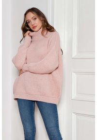 Lanti - Oversizowy Sweter z Luźnym Golfem - Różowy. Typ kołnierza: golf. Kolor: różowy. Materiał: wełna, poliamid, akryl #1