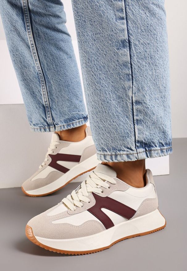 Renee - Beżowo-Bordowe Buty Sportowe Sneakersy na Płaskiej Podeszwie z Geometryczną Wstawką Sewla. Okazja: na co dzień. Kolor: beżowy. Materiał: jeans. Wzór: geometria. Obcas: na płaskiej podeszwie