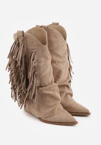 Renee - Ciemnobeżowe Botki Kowbojki na Słupku Ozdobione Frędzlami i Wywiniętą Cholewką Aedime. Okazja: na co dzień. Kolor: beżowy. Szerokość cholewki: normalna. Wzór: aplikacja. Obcas: na słupku. Styl: casual #4