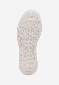 Born2be - Biało-Złote Sneakersy Vices na Grubej Tłoczonej Podeszwie ze Sznurowaniem i Metaliczną Ozdobą Ulfedi. Okazja: na co dzień. Kolor: biały. Materiał: satyna, jeans. Wzór: aplikacja #8