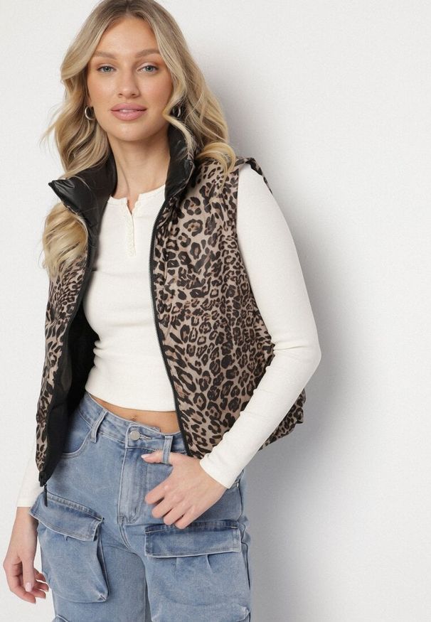 Born2be - Czarna Dwustronna Kamizelka Pikowana ze Ściągaczami Kiterta. Okazja: na co dzień. Kolor: czarny. Materiał: jeans. Wzór: gładki, motyw zwierzęcy, nadruk. Styl: klasyczny, casual, elegancki