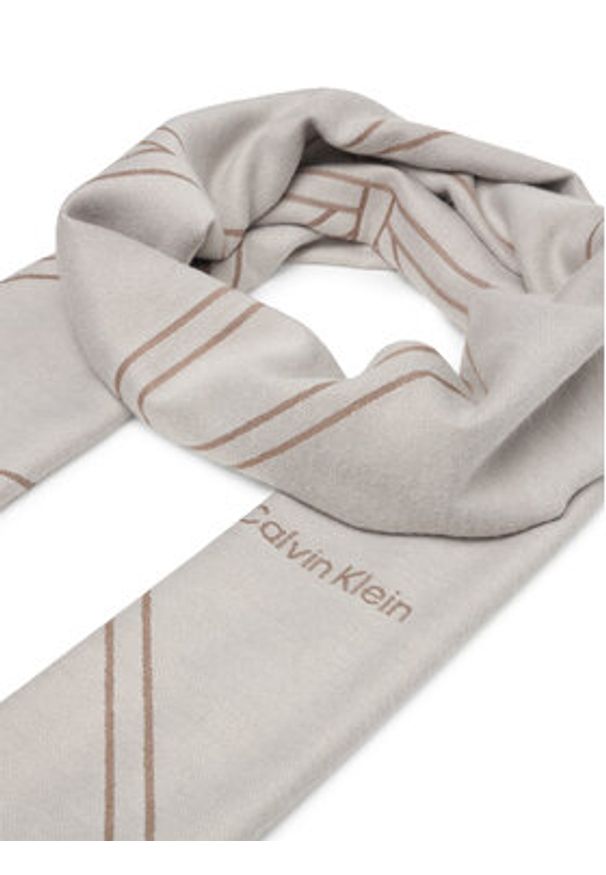 Calvin Klein Szal Emblem Repeat Lw Shawl W Fringes LV04F8074G Biały. Kolor: biały. Materiał: materiał
