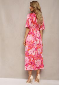 Renee - Różowa Sukienka z Marszczonym Dekoltem i Gumką w Talii z Rozcięciami Dilapia. Okazja: na co dzień. Kolor: różowy. Długość rękawa: krótki rękaw. Typ sukienki: proste. Styl: casual, elegancki, wizytowy #4