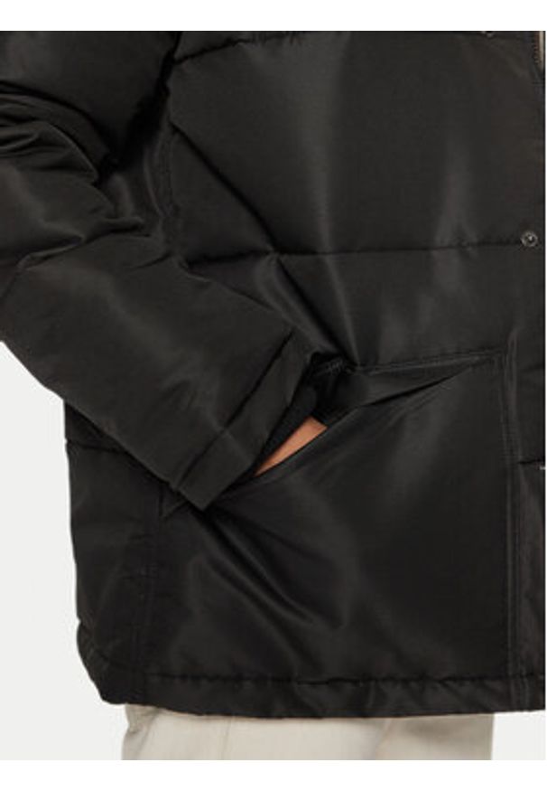 GAP - Gap Kurtka zimowa 498565-00 Czarny Regular Fit. Kolor: czarny. Materiał: syntetyk. Sezon: zima