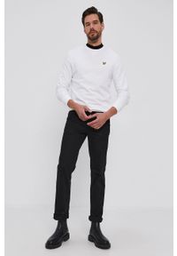 Lyle & Scott Bluza bawełniana męska kolor biały gładka. Okazja: na co dzień. Kolor: biały. Materiał: bawełna. Wzór: gładki. Styl: casual #4