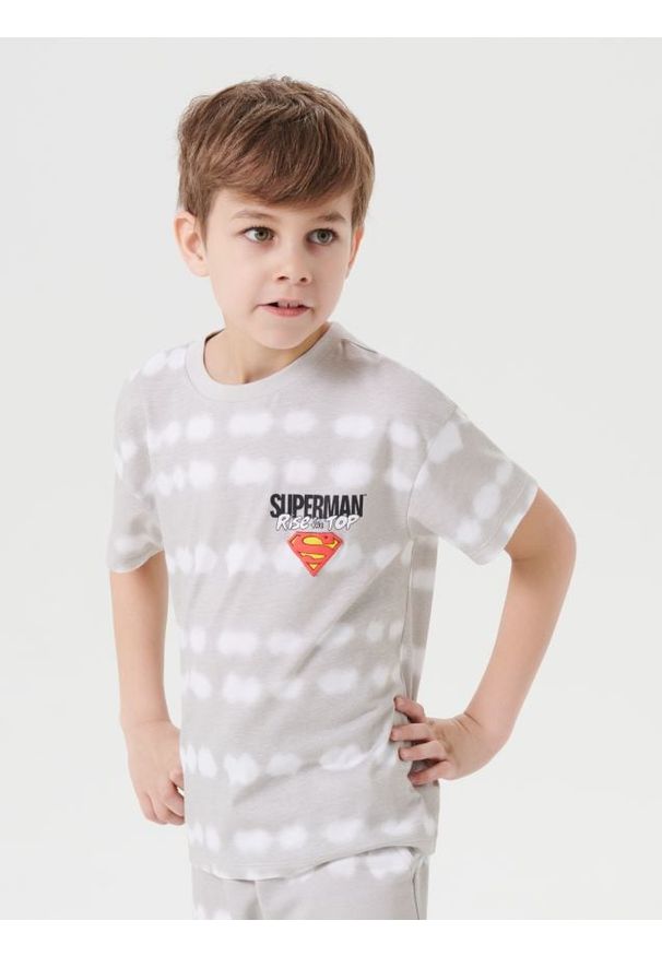Sinsay - Koszulka tie-dye Superman - kremowy. Kolor: kremowy. Wzór: motyw z bajki