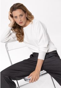 Volcano - Luźny sweter S-MINDY. Okazja: na spotkanie biznesowe, do pracy, na co dzień. Materiał: jeans, materiał, dzianina, prążkowany. Długość rękawa: długi rękaw. Długość: długie. Styl: elegancki, casual, biznesowy #1