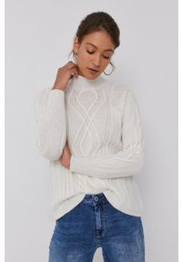 Pennyblack Sweter damski kolor biały z półgolfem. Okazja: na co dzień. Kolor: biały. Długość rękawa: długi rękaw. Długość: długie. Wzór: ze splotem. Styl: casual