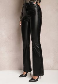 Renee - Czarne Spodnie Dzwony z Ekoskóry Jorellia. Kolor: czarny. Materiał: skóra. Długość: długie. Styl: elegancki #3