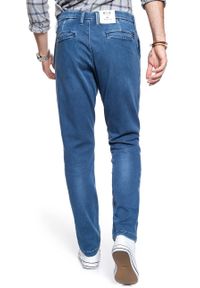 Mustang - SPODNIE MATERIAŁOWE MĘSKIE MUSTANG RealX Chino DENIM BLUE 1008081 5000 582