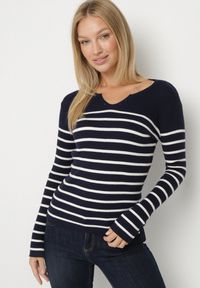 Born2be - Granatowa Bluzka z Bawełną w Paski Ozdobiona Guzikami Gelvila. Okazja: na co dzień. Kolor: niebieski. Materiał: bawełna. Wzór: paski, aplikacja. Styl: casual #4