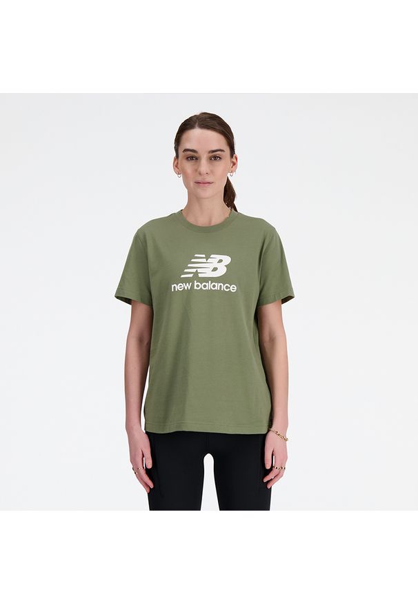 Koszulka damska New Balance WT41502DEK – zielona. Kolor: zielony. Materiał: bawełna. Wzór: napisy