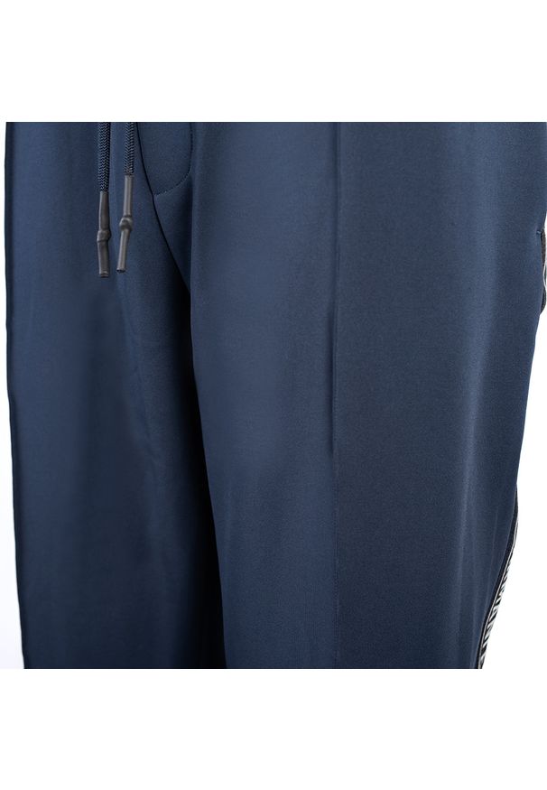 Armani Exchange Spodnie Sweatpants | 6ZZP94 ZJBQZ | Mężczyzna | Granatowy. Okazja: na co dzień. Kolor: niebieski. Materiał: poliester, elastan. Styl: casual