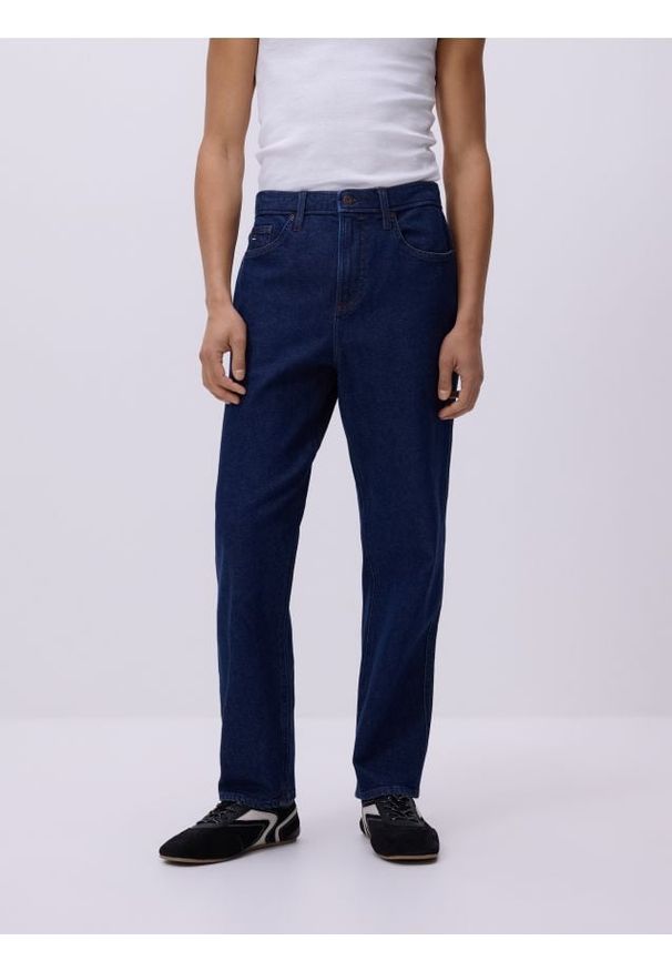 Reserved - Jeansy straight fit - granatowy. Kolor: niebieski