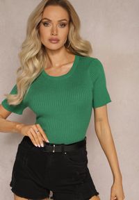 Renee - Zielony T-shirt z Prążkowanej Dzianiny o Krótkim Kroju Poutia. Okazja: na co dzień. Kolor: zielony. Materiał: dzianina, prążkowany. Długość: krótkie. Styl: casual