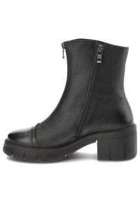 Czarne Botki Armodo Modne Buty Damskie Zapinane Na Zamek. Zapięcie: zamek. Kolor: czarny. Materiał: materiał. Wzór: kolorowy. Obcas: na obcasie. Styl: klasyczny, elegancki. Wysokość obcasa: średni