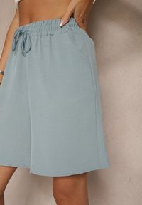 Renee - Niebieskie Szorty Dresowe z Bawełną High Waist Ozdobione Sznurkiem Talanisse. Okazja: na co dzień, na spacer. Stan: podwyższony. Kolor: niebieski. Materiał: dresówka, bawełna. Wzór: aplikacja. Styl: klasyczny, elegancki, casual #5