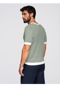 Ombre Clothing - Męski dzianinowy t-shirt w marynarskie paski z ażurowym splotem – oliwkowo-biały V3 - Rozmiar: L. Okazja: na spacer. Kolor: oliwkowy. Materiał: dzianina. Długość: krótkie. Wzór: ze splotem, ażurowy, paski. Sezon: lato. Styl: elegancki #8