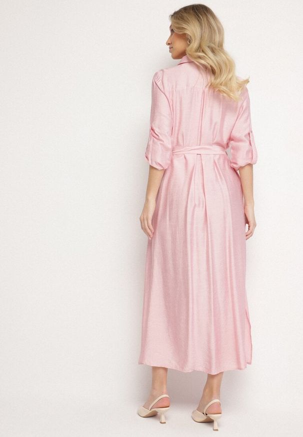 Born2be - Różowa Koszulowa Sukienka z Wiskozą i Paskiem Clesaura. Okazja: na co dzień, na imprezę. Typ kołnierza: dekolt w serek. Kolor: różowy. Materiał: wiskoza. Długość rękawa: długi rękaw. Typ sukienki: koszulowe. Styl: casual, klasyczny