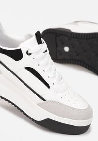 Born2be - Biało-Czarne Sneakersy na Grubej Podeszwie Nadin. Wysokość cholewki: przed kostkę. Kolor: biały. Szerokość cholewki: normalna. Wzór: aplikacja