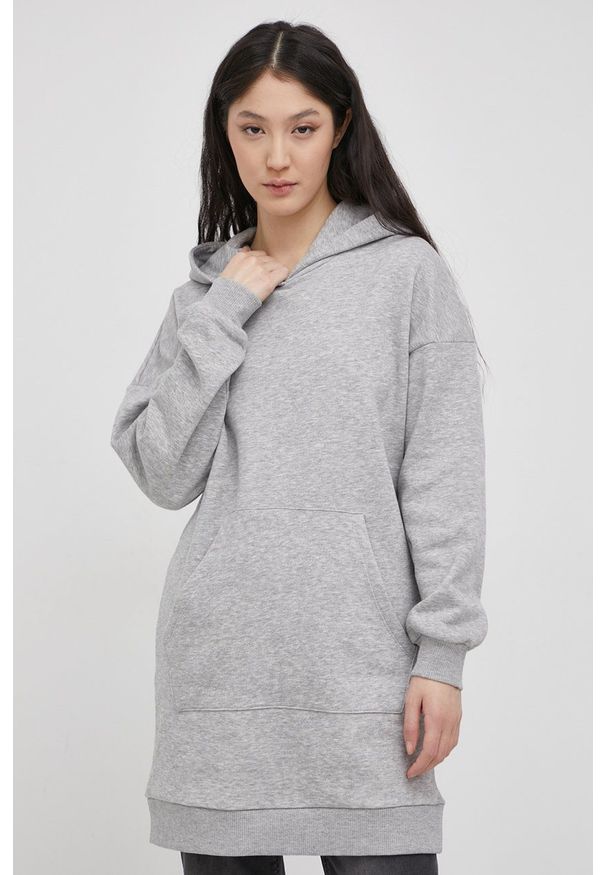 JDY Sukienka kolor szary mini oversize. Typ kołnierza: kaptur. Kolor: szary. Długość rękawa: długi rękaw. Typ sukienki: oversize. Długość: mini