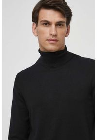 medicine - Medicine sweter męski kolor czarny lekki z golferm. Typ kołnierza: golf. Kolor: czarny. Materiał: dzianina. Długość rękawa: długi rękaw. Długość: długie. Wzór: gładki #3