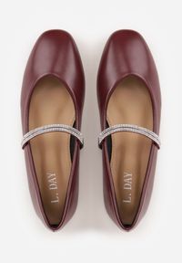 Born2be - Bordowe Wsuwane Balerinki z Ozdobnym Paskiem z Cyrkoniami Rola. Okazja: na co dzień. Zapięcie: bez zapięcia. Kolor: czerwony. Wzór: aplikacja. Styl: casual, elegancki, klasyczny #7