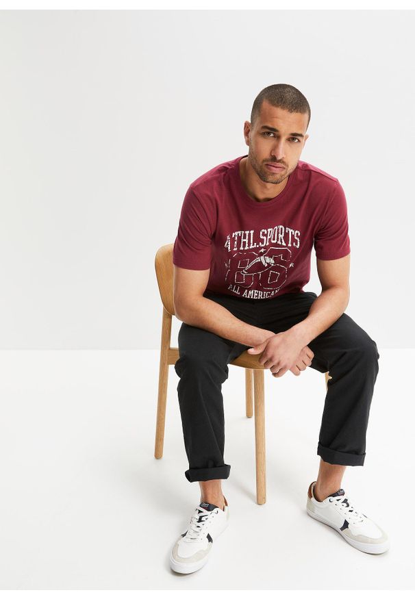 bonprix - T-shirt o kroju regular fit, 2 szt.. Kolor: czerwony. Wzór: nadruk. Styl: sportowy