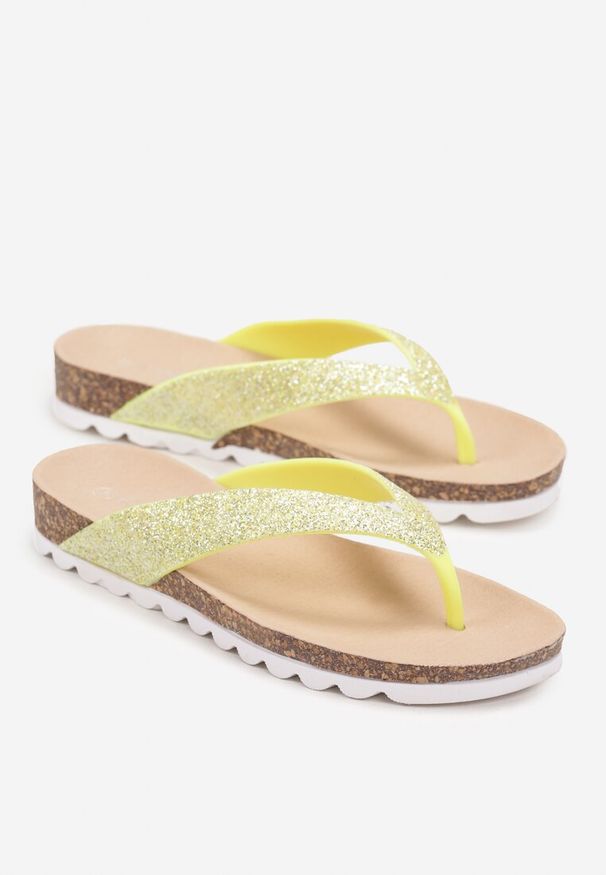 Born2be - Żółte Japonki na Płaskiej Podeszwie z Brokatowym Paskiem Willolee. Okazja: na co dzień. Kolor: żółty. Obcas: na płaskiej podeszwie. Styl: casual