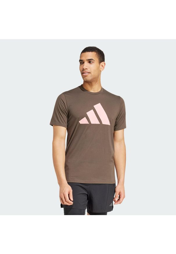 Adidas - Train Essentials Feelready Logo Training Tee. Kolor: różowy. Materiał: materiał