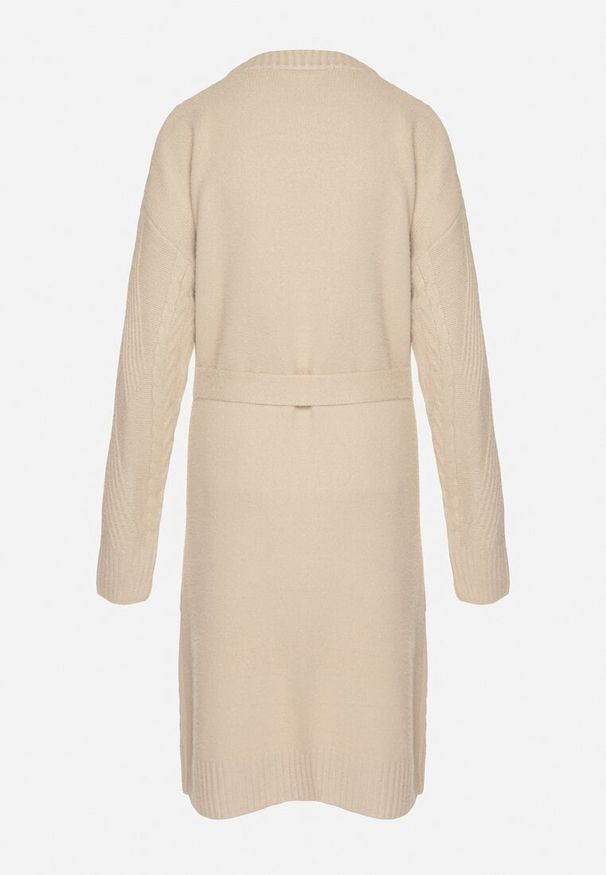 Born2be - Beżowy Niezapinany Kardigan z Wełną z Warkoczowym Splotem i Wiązanym Paskiem Darrive. Okazja: na spotkanie biznesowe, do pracy, na co dzień. Kolor: beżowy. Materiał: wełna. Długość rękawa: długi rękaw. Długość: długie. Wzór: ze splotem. Styl: elegancki, casual, biznesowy