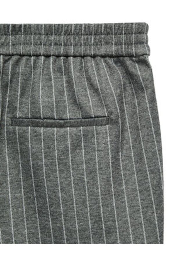 Vero Moda Chinosy Maya 10331952 Szary Tapered Fit. Kolor: szary. Materiał: syntetyk