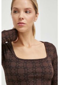 Guess longsleeve damski kolor brązowy. Typ kołnierza: dekolt w karo. Kolor: brązowy. Materiał: dzianina. Długość rękawa: długi rękaw #4