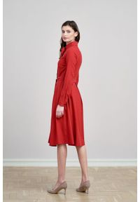Marie Zélie - Sukienka Leandra czerwień. Typ kołnierza: kokarda. Kolor: czerwony. Materiał: bawełna, wiskoza, tkanina, materiał. Długość rękawa: długi rękaw #6