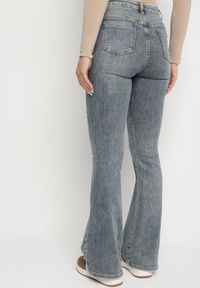 Born2be - Niebieskie Jeansy o Kroju Dzwonów z Regularnym Stanem Setva. Okazja: na co dzień. Kolor: niebieski. Styl: casual, elegancki