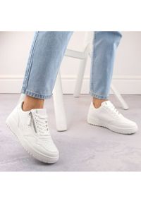Buty sportowe sneakersy damskie białe McBraun 23233. Kolor: biały #6