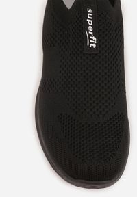 Born2be - Czarne Wsuwane Buty Sportowe Sneakersy z Siateczkową Cholewką Luthro. Okazja: na co dzień. Zapięcie: bez zapięcia. Kolor: czarny. Materiał: jeans. Szerokość cholewki: normalna #6