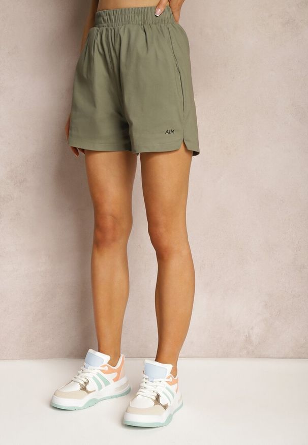 Renee - Ciemnozielone Szorty z Bawełny High Waist z Gumką w Pasie Moavia. Okazja: na plażę, na spacer. Stan: podwyższony. Kolor: zielony. Materiał: bawełna. Sezon: lato. Styl: elegancki