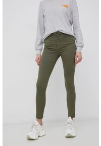 JDY Spodnie damskie kolor zielony dopasowane medium waist. Kolor: zielony. Materiał: tkanina, bawełna