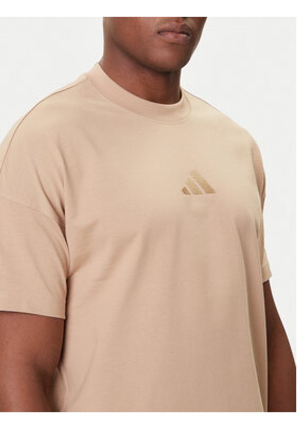 Adidas - adidas T-Shirt ALL SZN JX5083 Beżowy Loose Fit. Kolor: beżowy. Materiał: bawełna