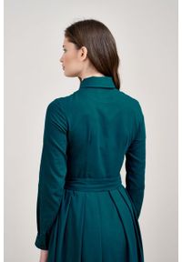 Marie Zélie - Sukienka Leandra ciemna zieleń. Typ kołnierza: kokarda. Materiał: bawełna, wiskoza, tkanina, materiał. Długość rękawa: długi rękaw #9