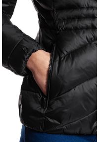 Wrangler - DAMSKA KURTKA ZIMOWA WRANGLER SHORT PUFFER BLACK W4124V501. Kolor: czarny. Sezon: zima #10