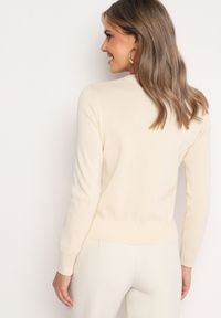 Born2be - Beżowy Sweter z Wiskozą Ozdobiony Kwiatową Aplikacją 3D Wykończony Ściągaczami Eviyania. Okazja: na co dzień. Kolor: beżowy. Materiał: wiskoza. Długość rękawa: długi rękaw. Długość: długie. Wzór: aplikacja, kwiaty. Styl: klasyczny, elegancki, casual #5