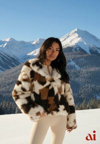 Renee - Brązowo-Beżowa Dwurzędowa Kurtka Futerko Oversize Nenalla. Okazja: na co dzień. Kolor: beżowy. Materiał: futro. Styl: casual, elegancki #1