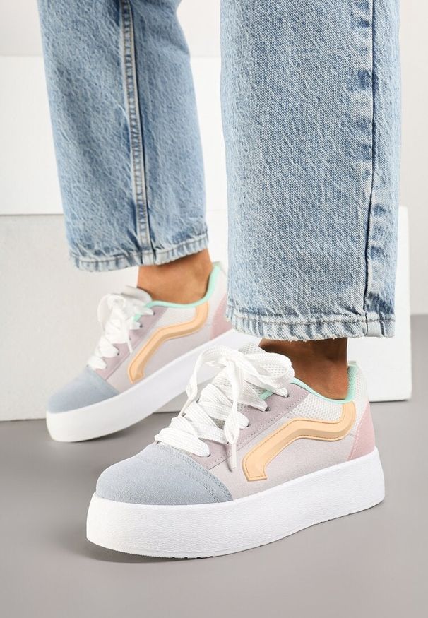 Born2be - Niebiesko-Fioletowe Sneakersy w Stylu Klasycznych Tenisówek na Platformie Nurimea. Okazja: na co dzień. Kolor: niebieski. Materiał: jeans. Obcas: na platformie