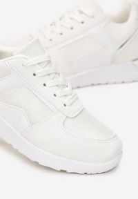 Renee - Białe Sneakersy na Grubej Podeszwie z Metaliczną Wstawką Leesa. Kolor: biały #4