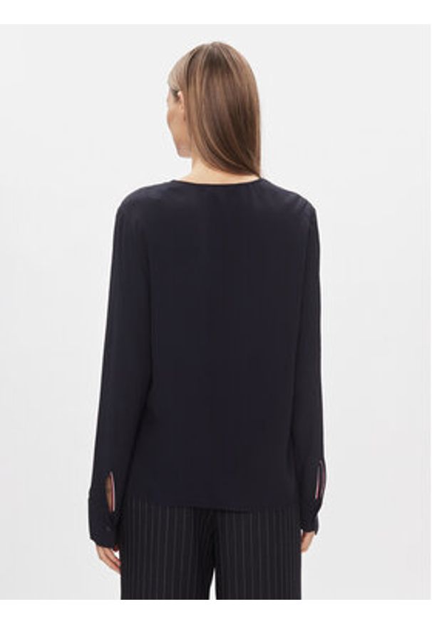 TOMMY HILFIGER - Tommy Hilfiger Bluzka WW0WW40529 Granatowy Relaxed Fit. Kolor: niebieski. Materiał: wiskoza