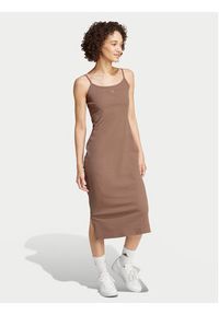 Adidas - adidas Sukienka codzienna ALL SZN IX3795 Brązowy Slim Fit. Okazja: na co dzień. Kolor: brązowy. Materiał: wiskoza, bawełna. Typ sukienki: proste. Styl: casual #5