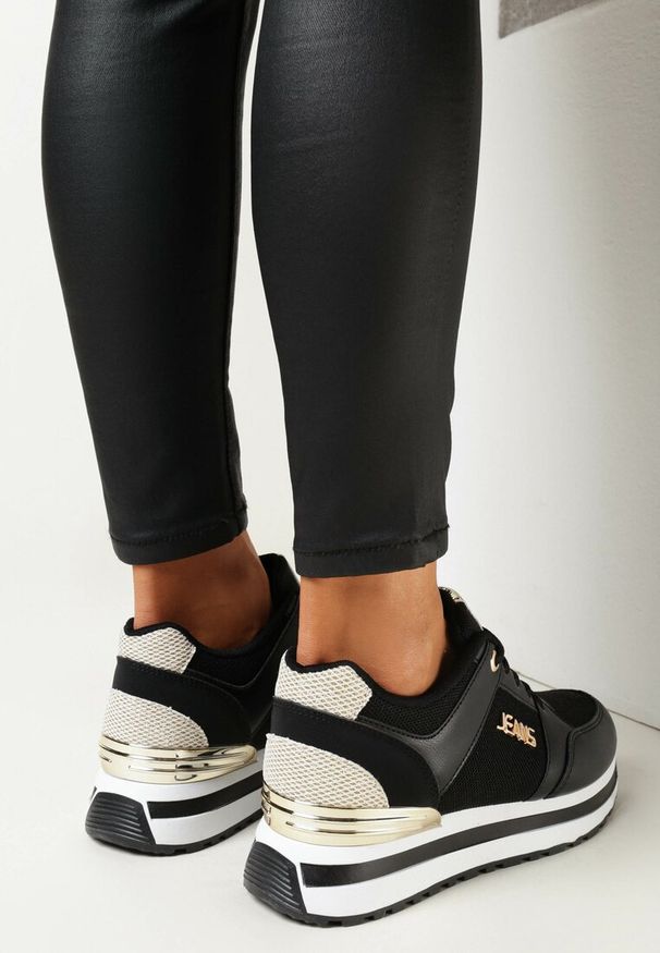 Born2be - Czarne Sneakersy na Grubej Podeszwie z Metaliczną Wstawką i Brokatem Lev. Kolor: czarny